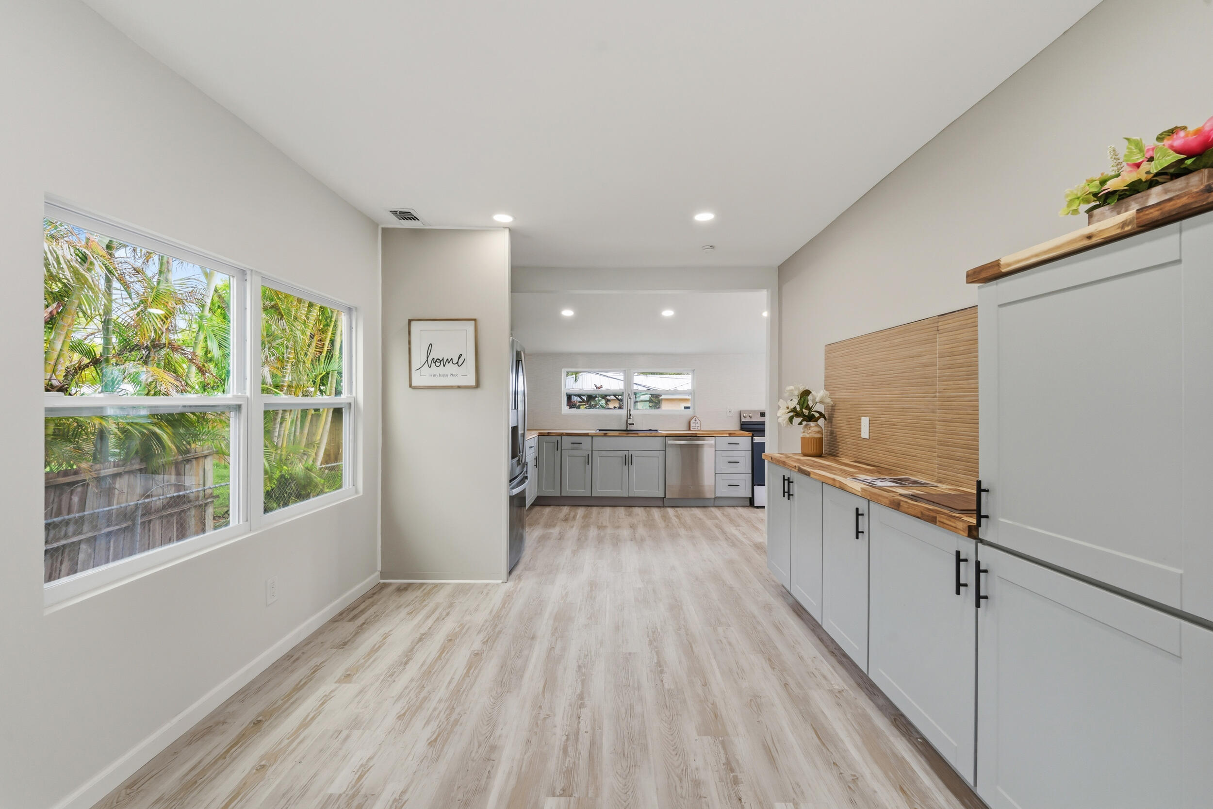 PALM LAKE PARK - Residential