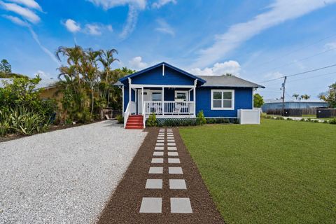 Photo of 1566 NW 9th Avenue, Stuart, FL 34994 (MLS # B26027846)