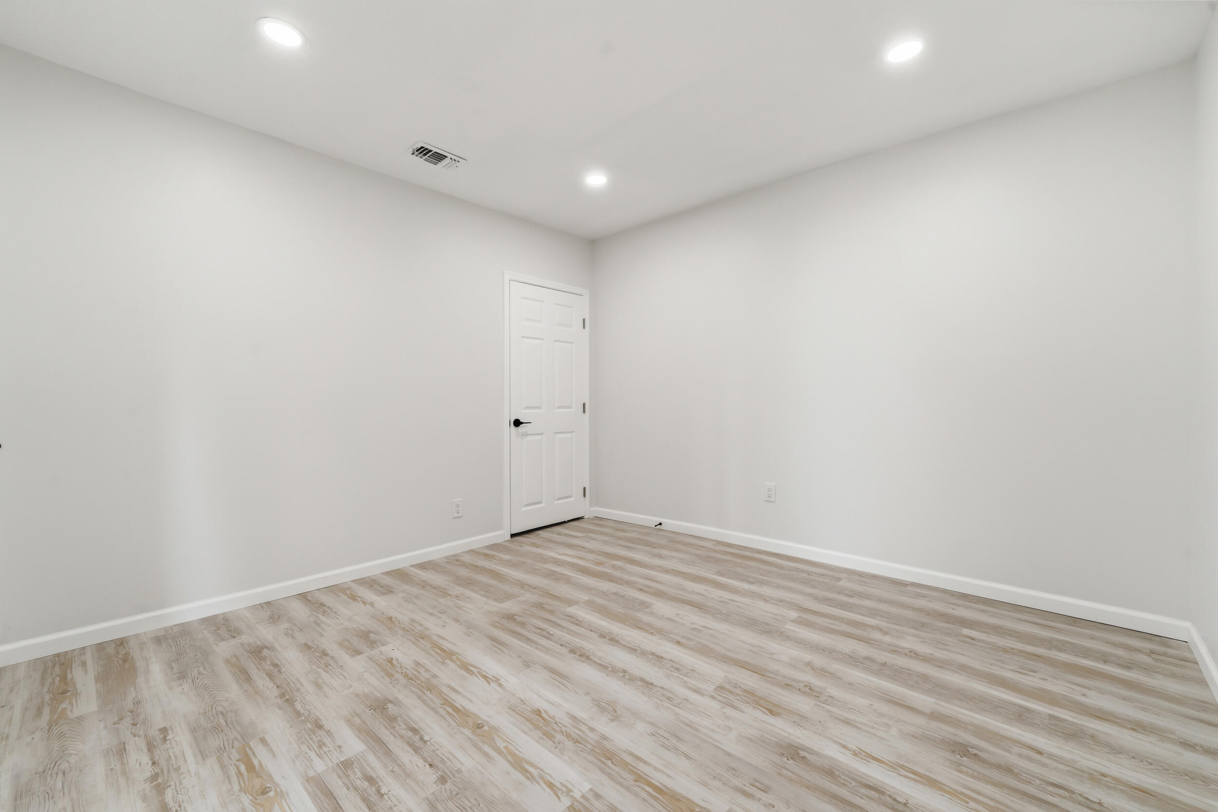 PALM LAKE PARK - Residential