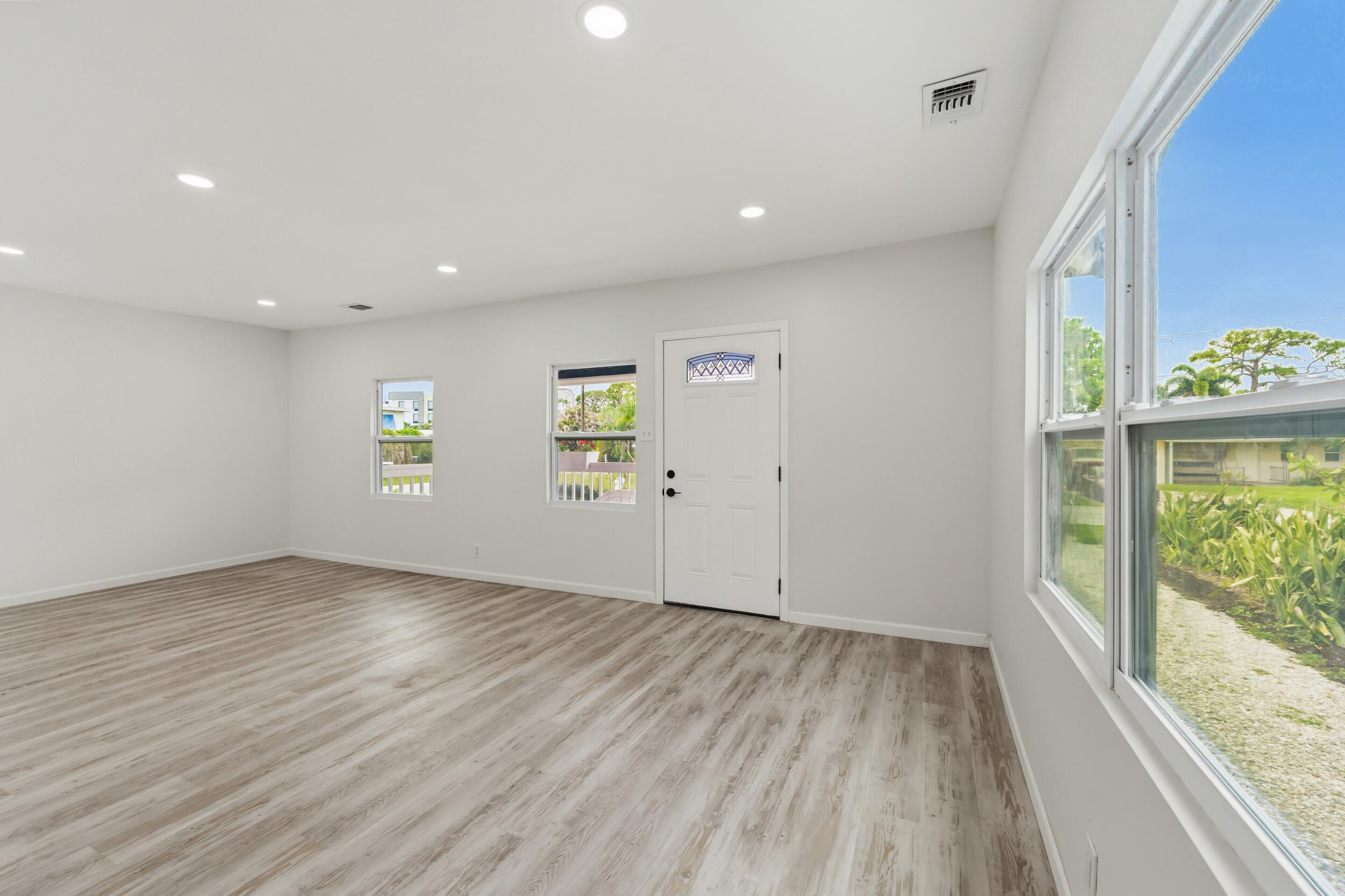 PALM LAKE PARK - Residential