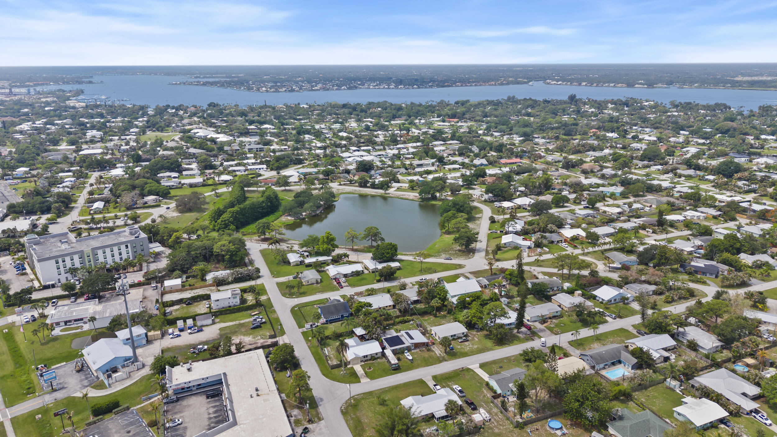 PALM LAKE PARK - Residential