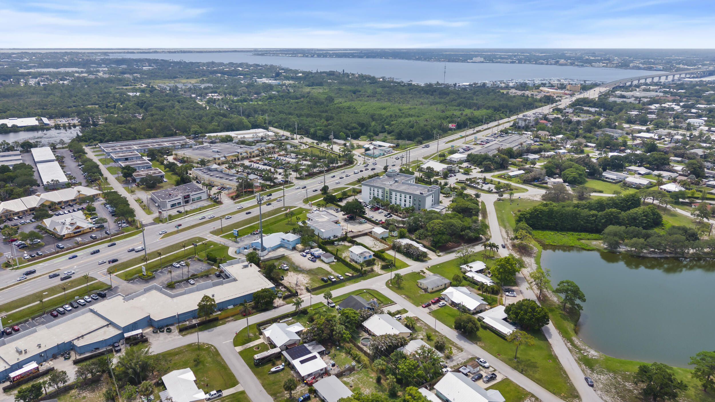 PALM LAKE PARK - Residential
