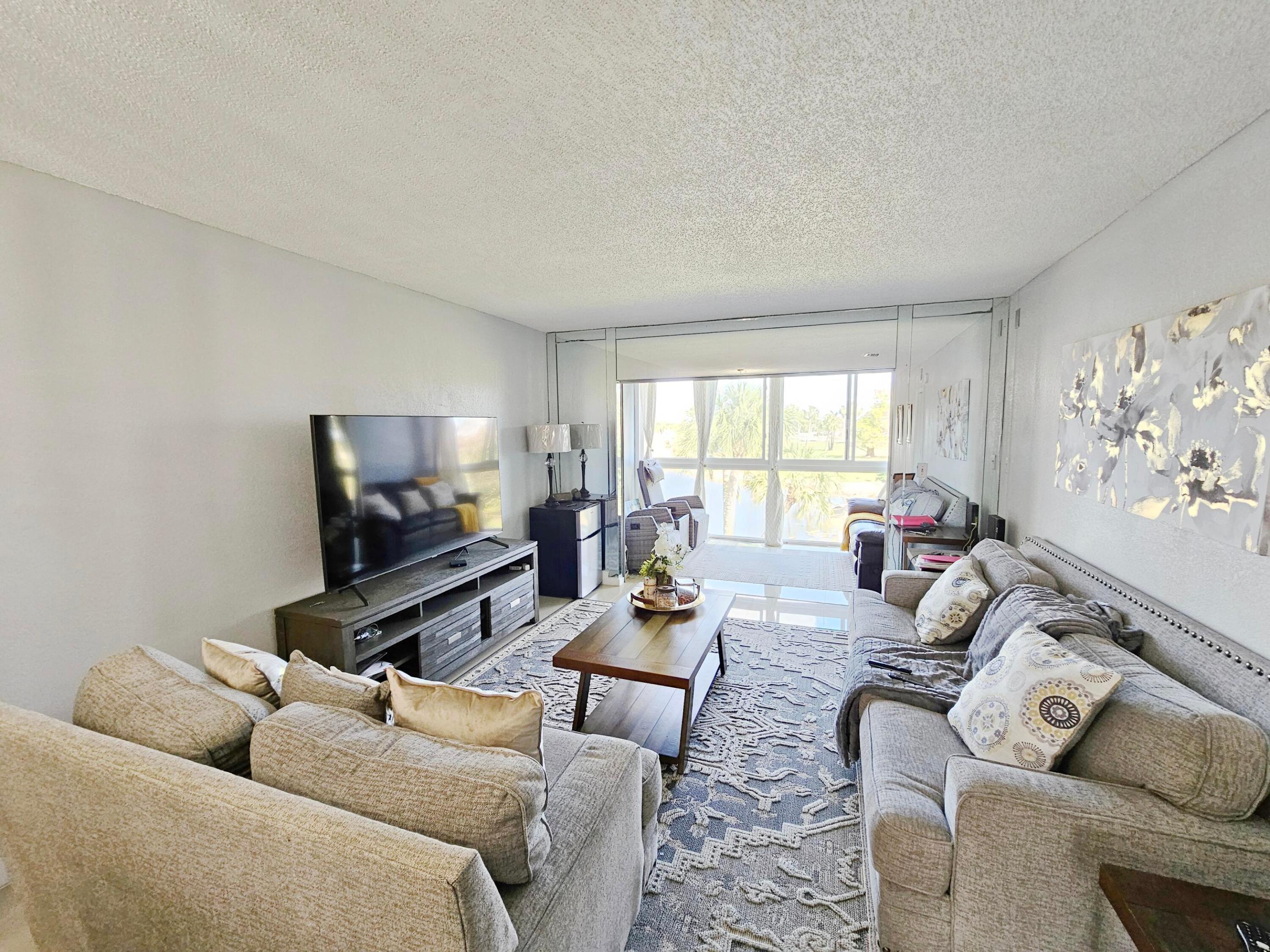 ORIOLE GOLF & TENNIS CLUB CONDO - Residential Lease