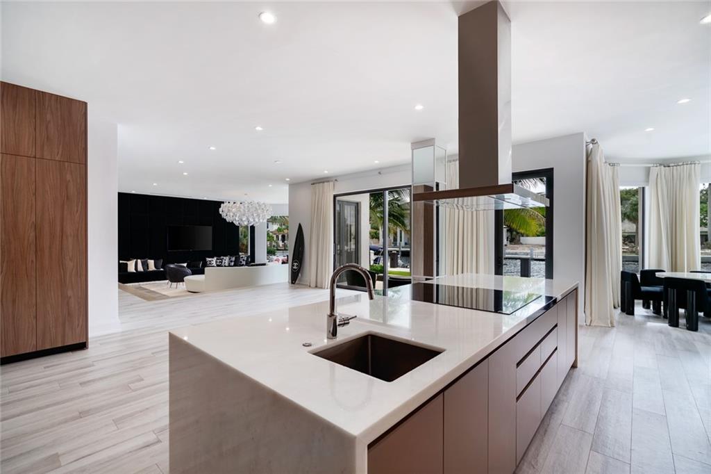 Bay Colony Sec Of The - Residential