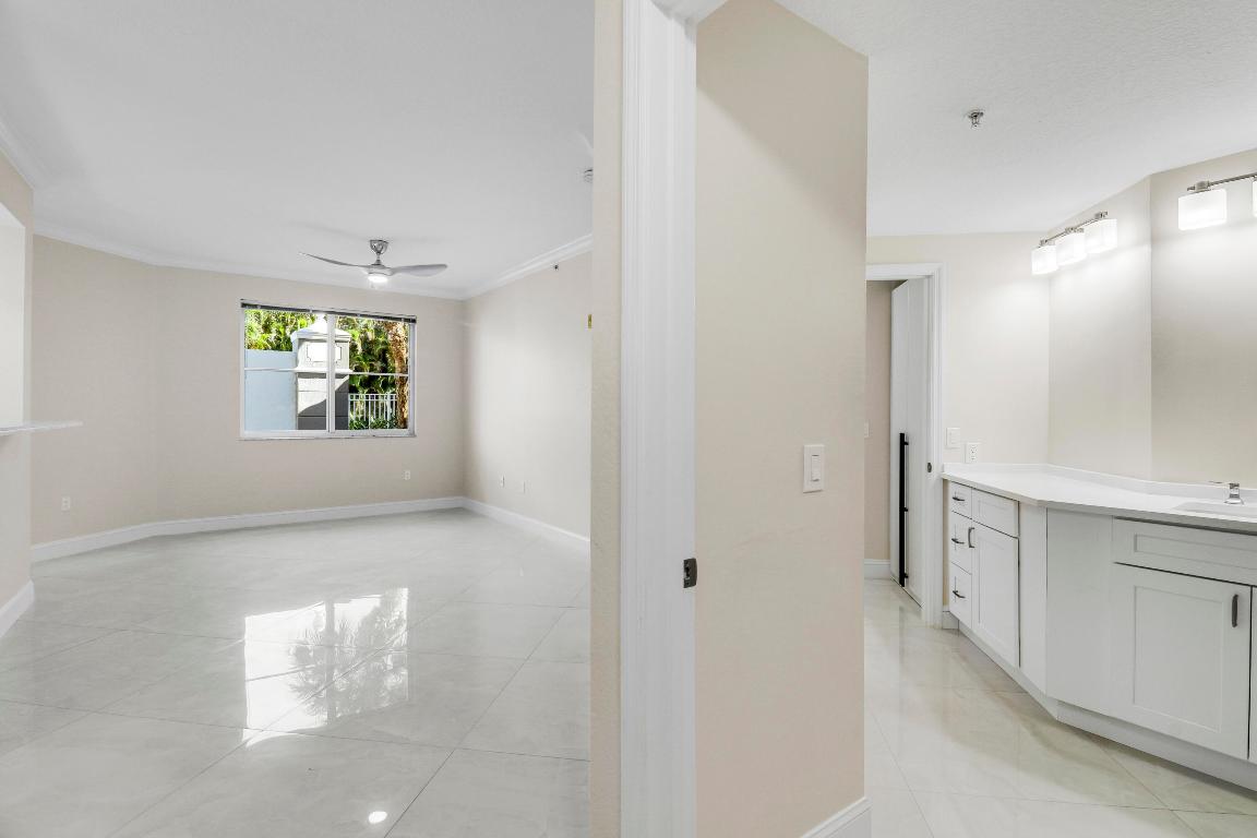 RESIDENCES AT LEGACY PLACE CONDO - Residential Lease