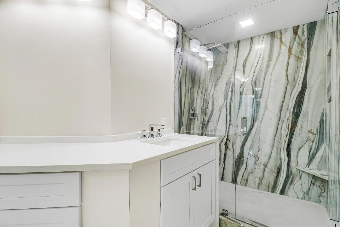 RESIDENCES AT LEGACY PLACE CONDO - Residential Lease