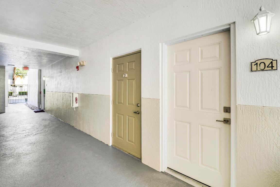 RESIDENCES AT LEGACY PLACE CONDO - Residential Lease