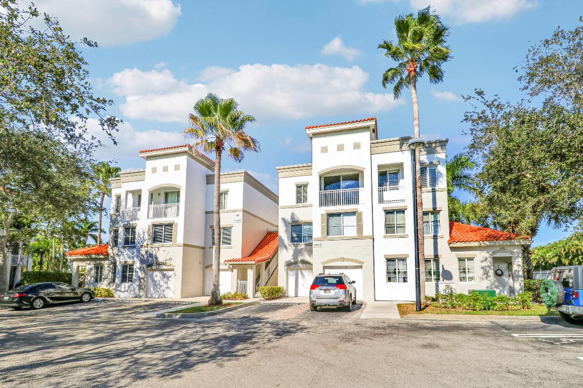 RESIDENCES AT LEGACY PLACE CONDO - Residential Lease