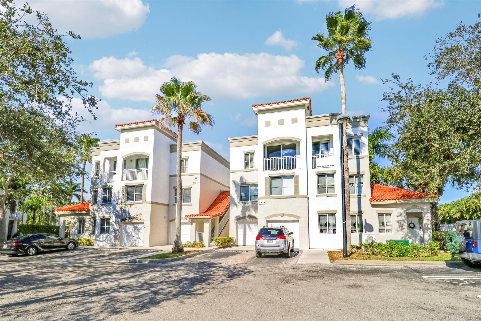 RESIDENCES AT LEGACY PLAC - Residential Lease