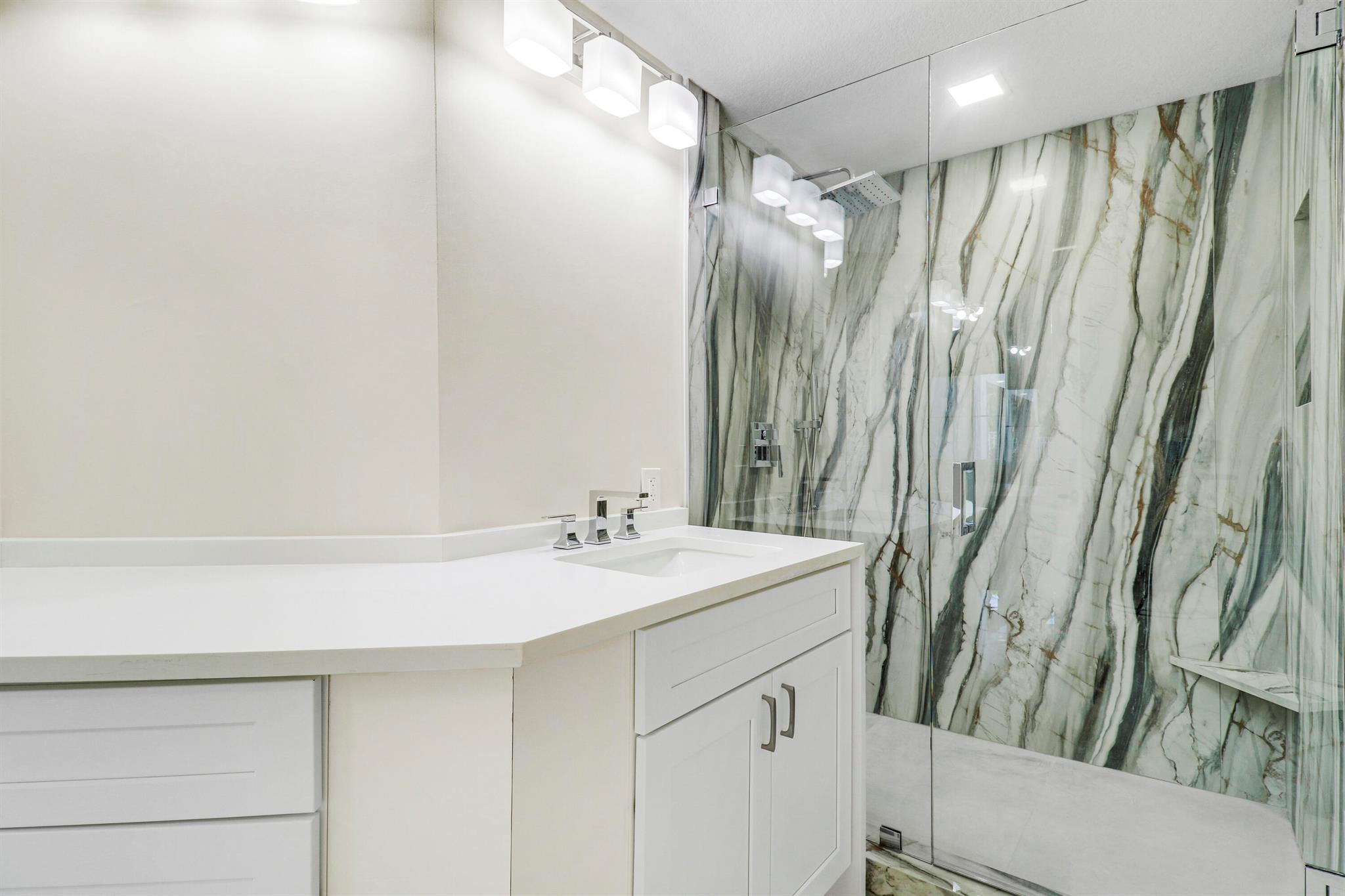 RESIDENCES AT LEGACY PLAC - Residential Lease