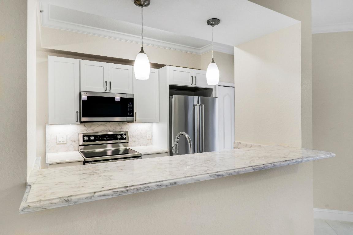 RESIDENCES AT LEGACY PLACE CONDO - Residential Lease