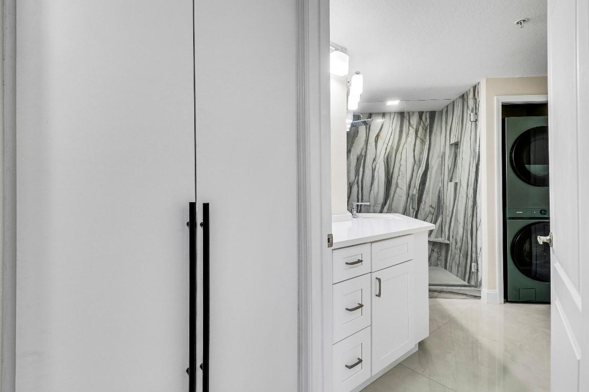 RESIDENCES AT LEGACY PLACE CONDO - Residential Lease