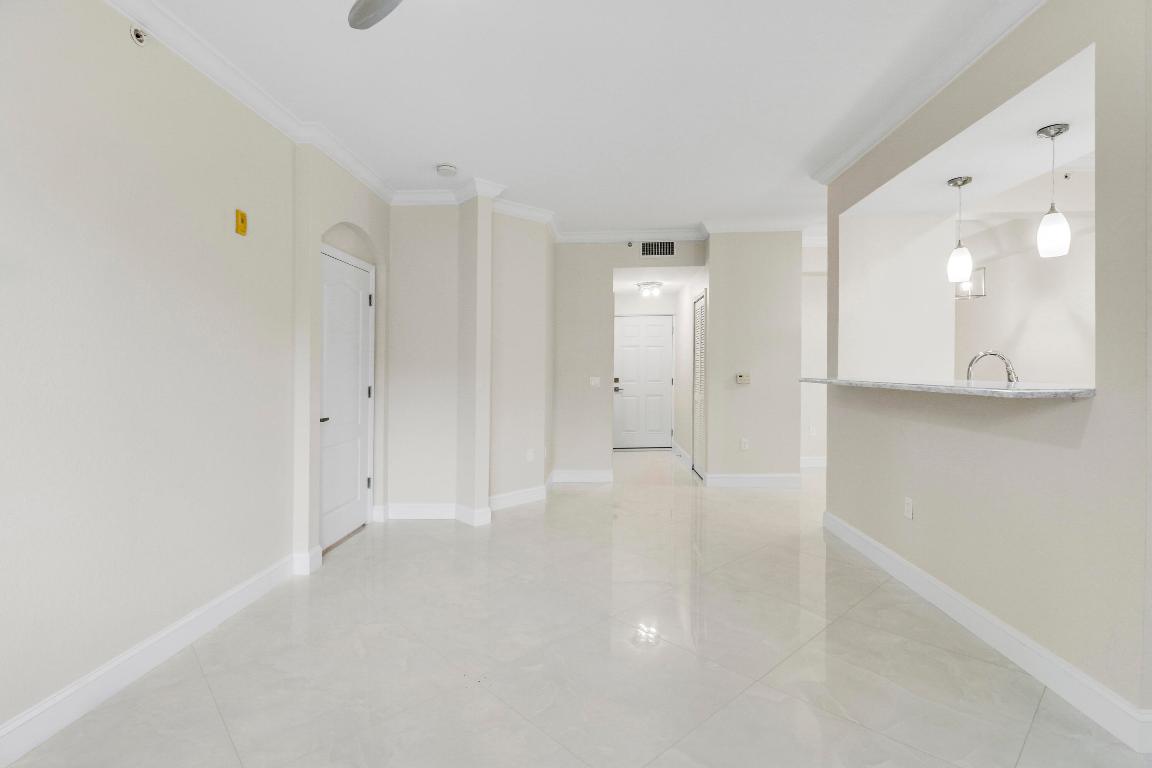 RESIDENCES AT LEGACY PLACE CONDO - Residential Lease