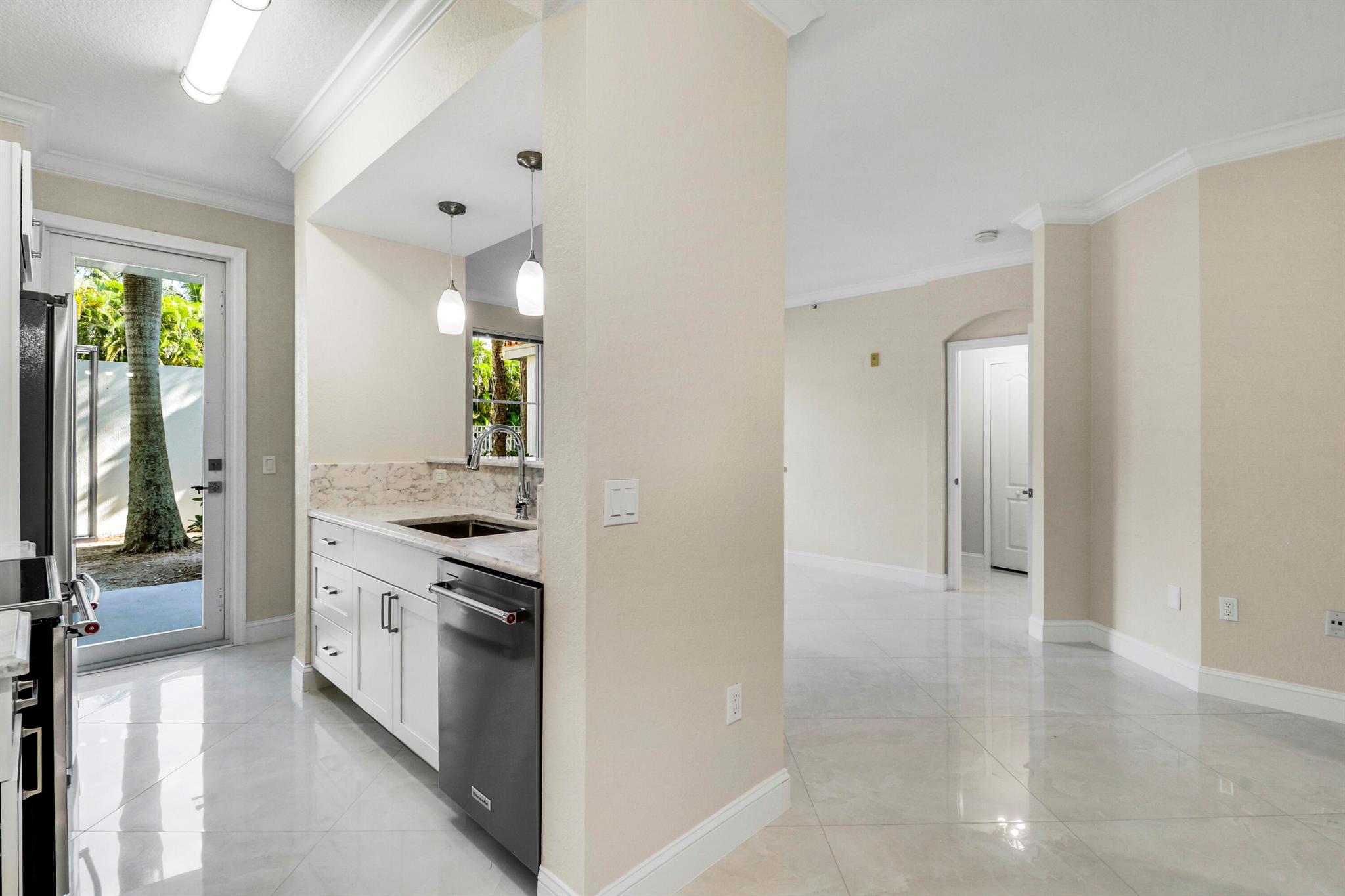 RESIDENCES AT LEGACY PLAC - Residential Lease