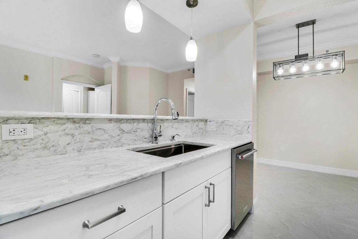 RESIDENCES AT LEGACY PLACE CONDO - Residential Lease