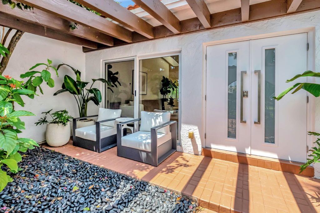 Photo of 10310 Crosswind Road, Boca Raton, FL 33498 (MLS # R11082662)