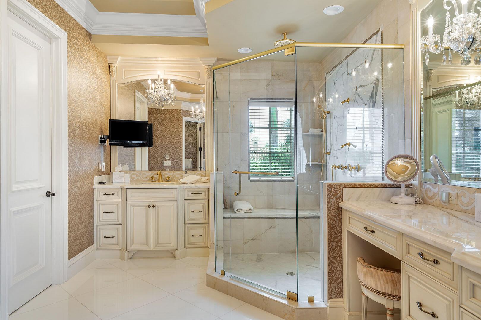 ROYAL PALM YACHT & COUNTR - Residential