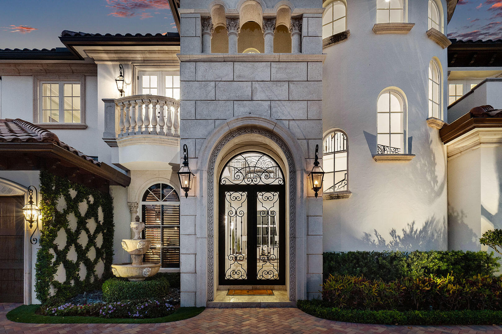 ROYAL PALM YACHT & COUNTRY CLUB - Residential