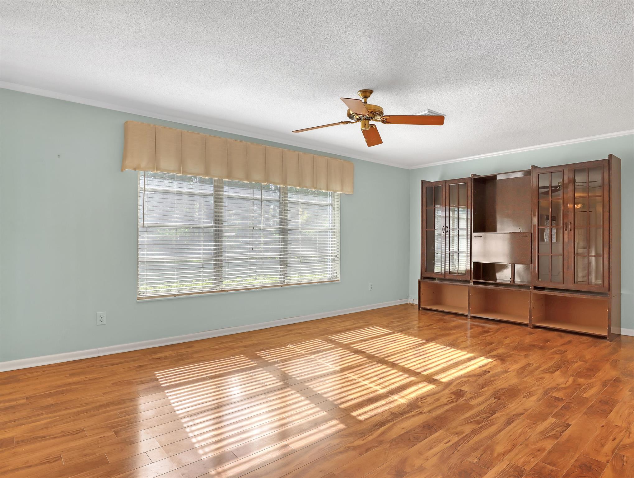 WOODLAND TERRACE 3 - Residential