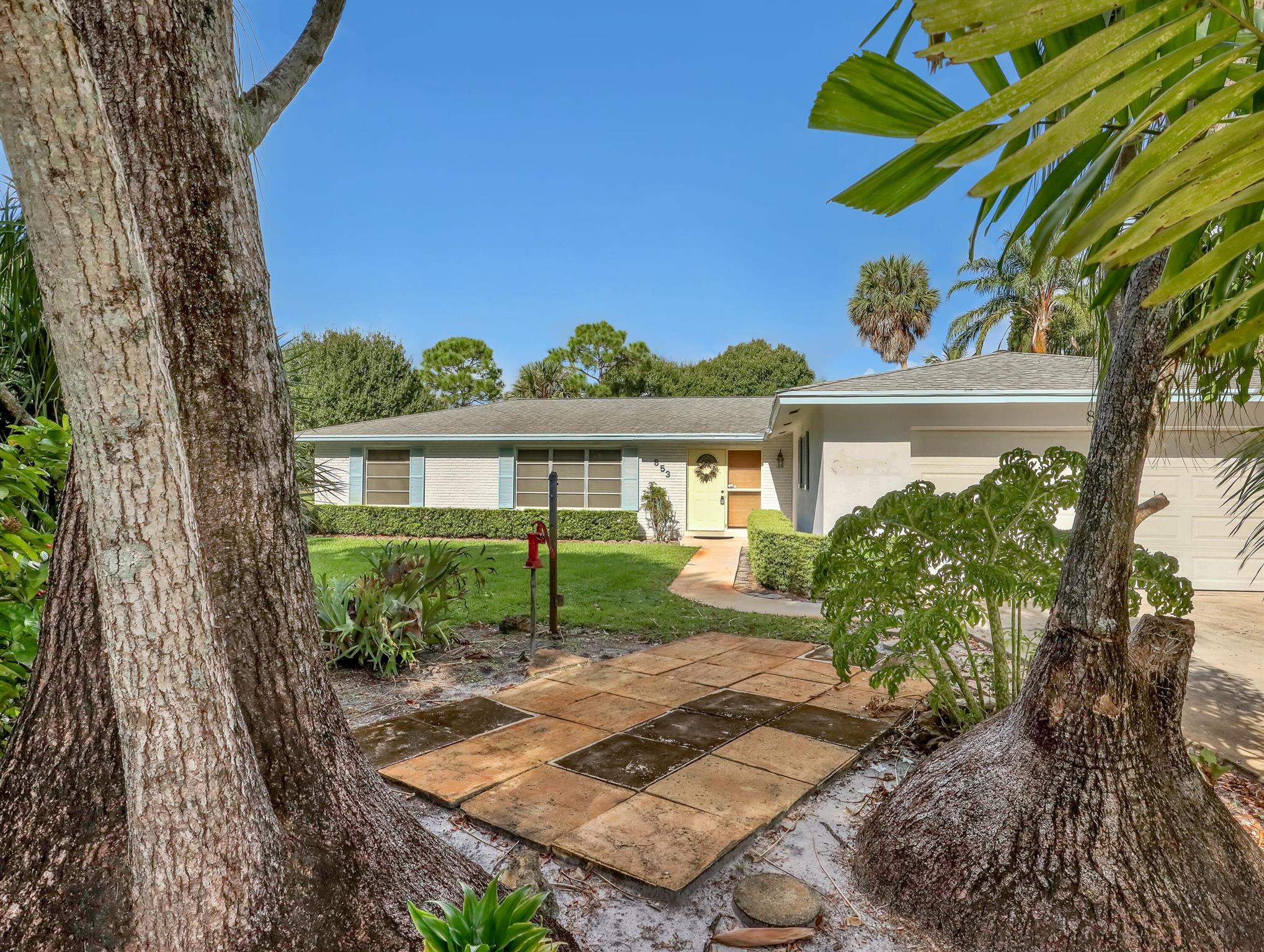 853 Palo Verde Court