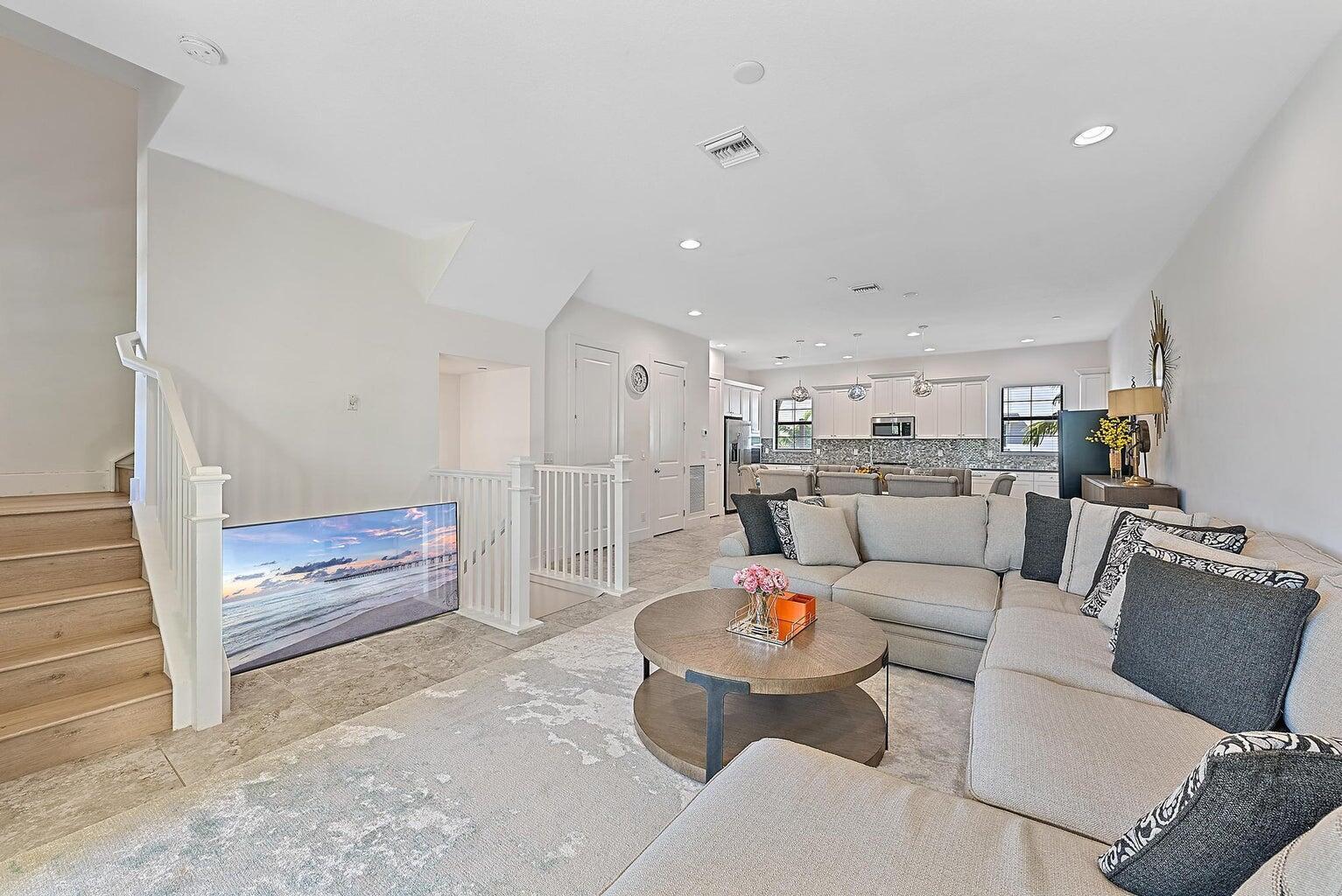 ALTON NEIGHBORHOOD - Residential