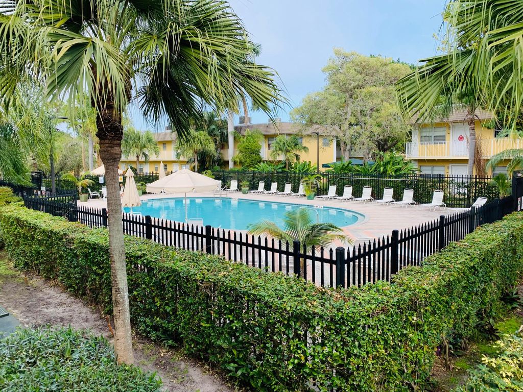 Photo of 5156 NE 6th Avenue #203, Oakland Park, FL 33334 (MLS # B26021862)