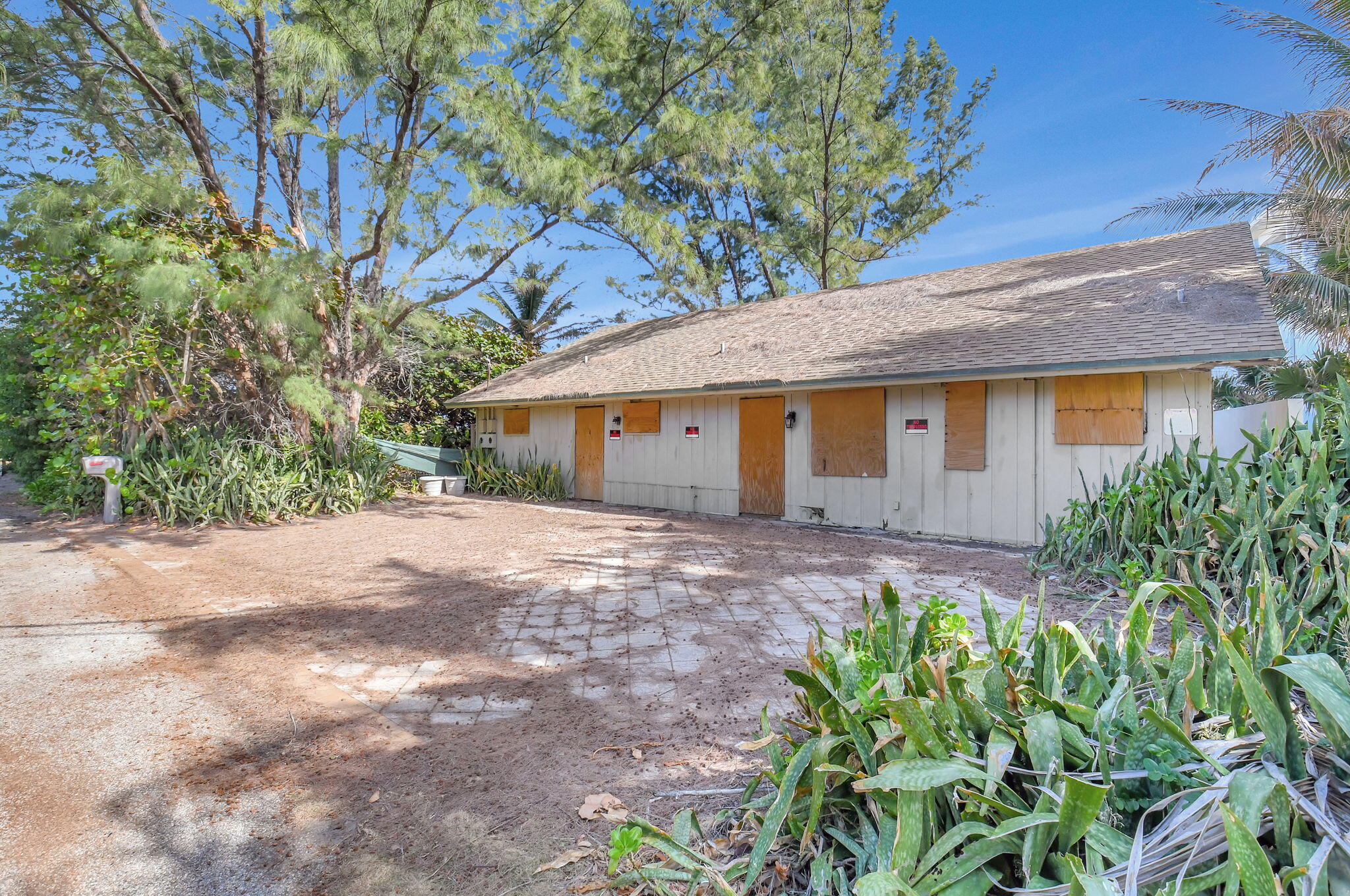 PALM BEACH SHORE ACRES - Residential