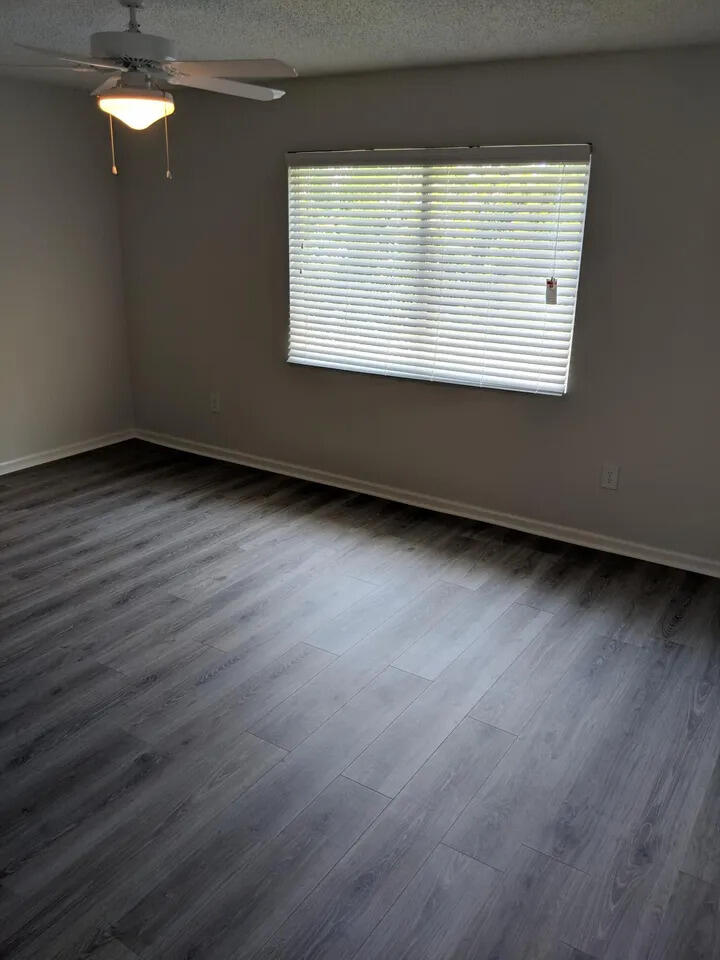 SAWGRASS EXCHANGE PLAT - Residential Lease
