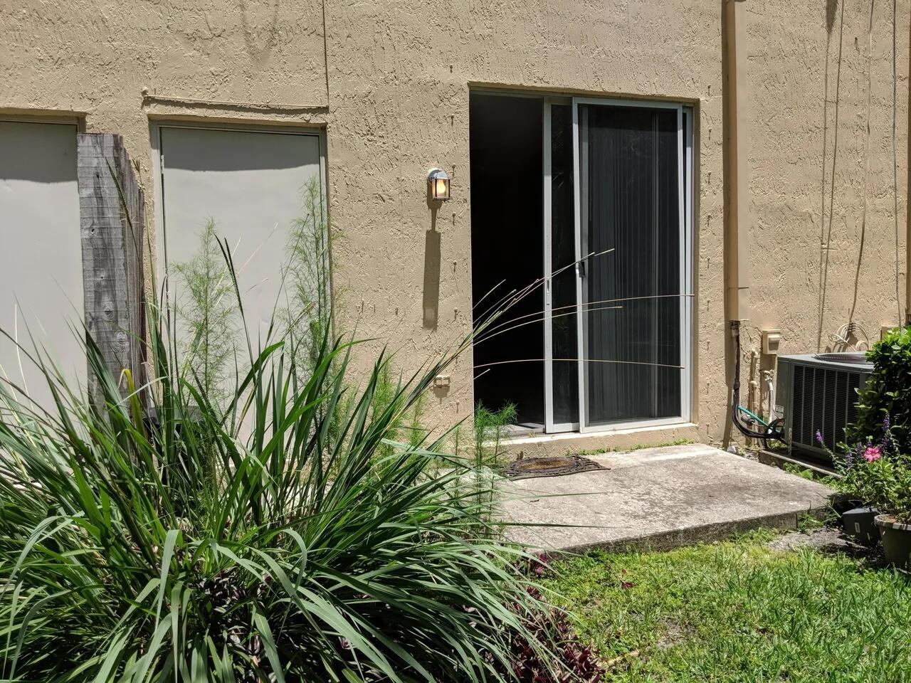 SAWGRASS EXCHANGE PLAT - Residential Lease