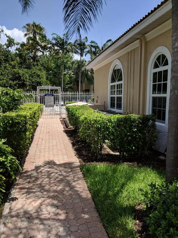 SAWGRASS EXCHANGE PLAT - Residential Lease