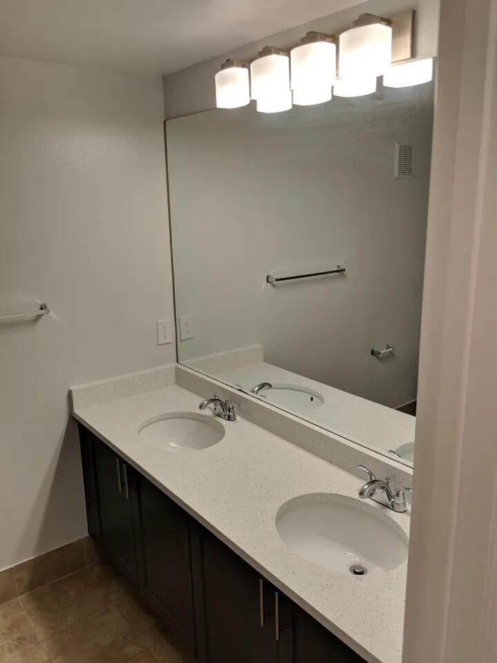 SAWGRASS EXCHANGE PLAT - Residential Lease