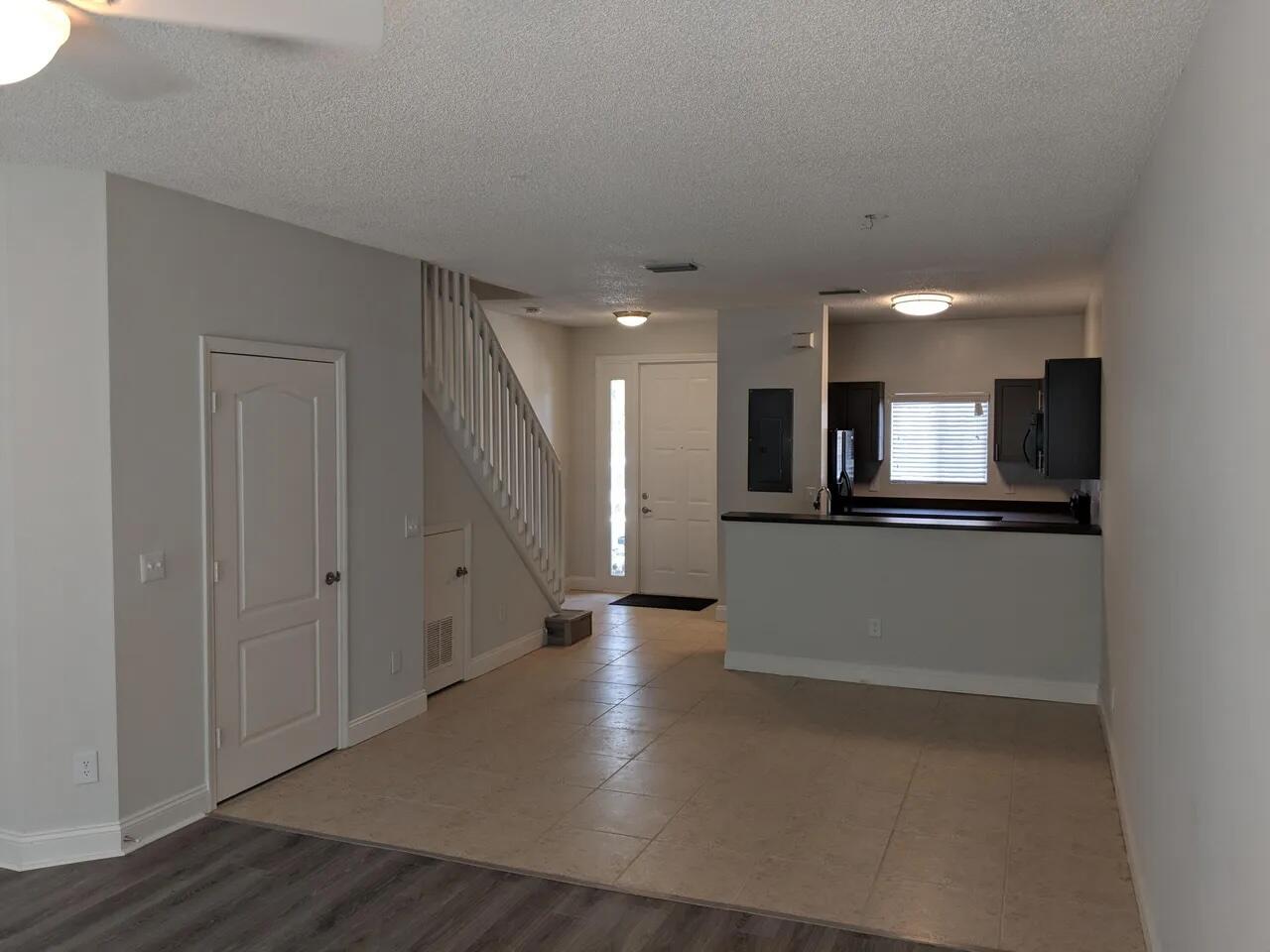 SAWGRASS EXCHANGE PLAT - Residential Lease