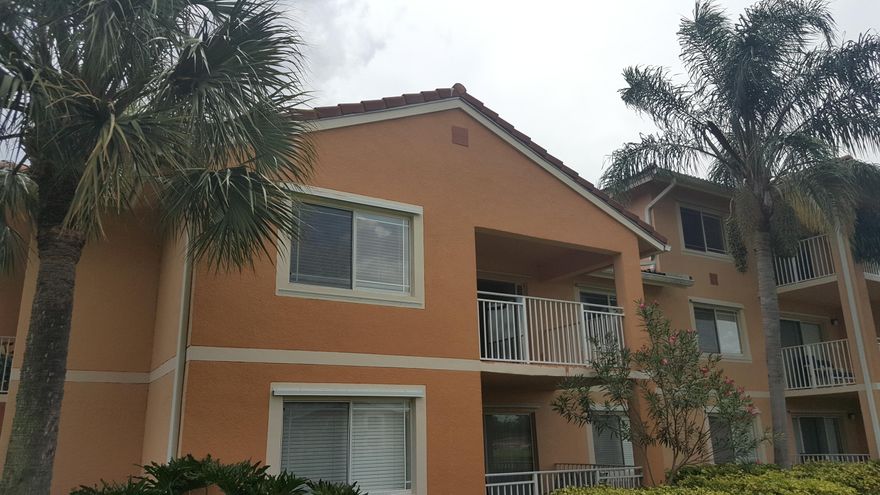 Location!!! Beautiful lake view condo. 2 bedrooms, 2 bathrooms, balcony with lake view. Laminate floors. laundry inside the unit. Storage for your luggage and more. Water included in the rent Close to schools, banks, restaurants, hospitals, Met Stadium, I-95