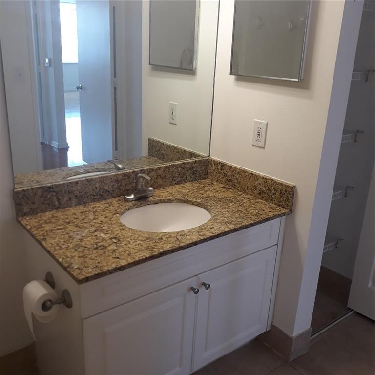 Las Olas By The River Con - Residential Lease