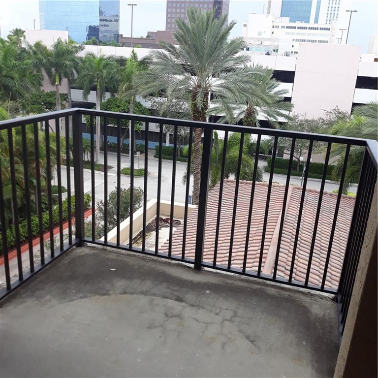 Las Olas By The River Con - Residential Lease