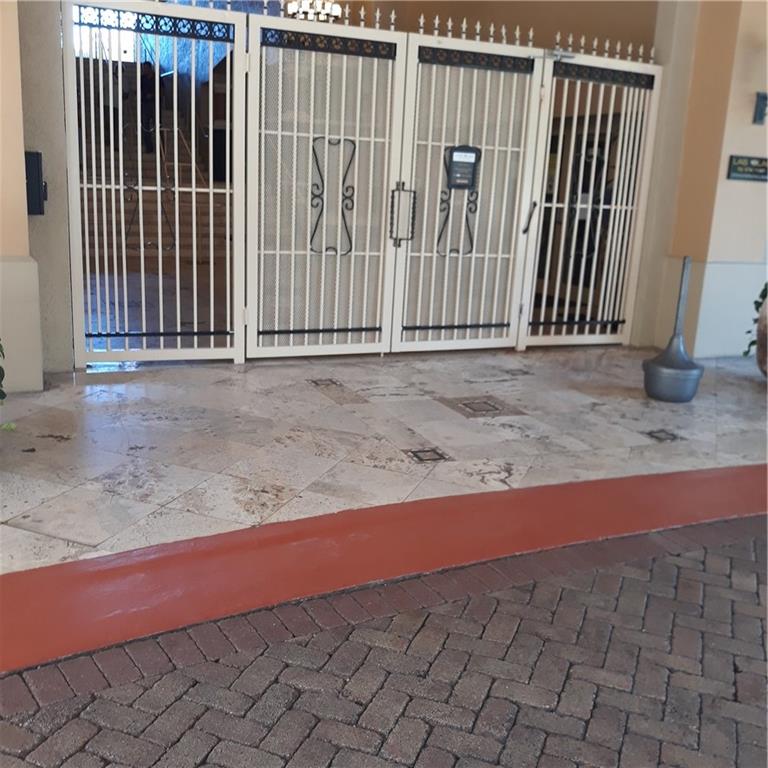 Las Olas By The River Con - Residential Lease