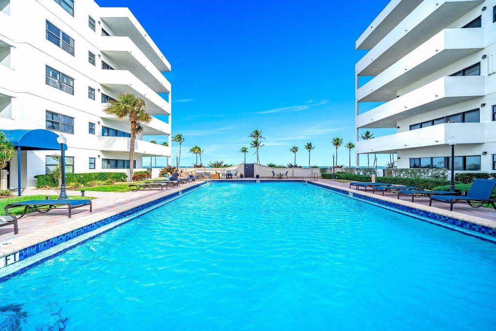 Photo of 330 SE 20th Avenue #404, Deerfield Beach, FL 33441 (MLS # R10992090)