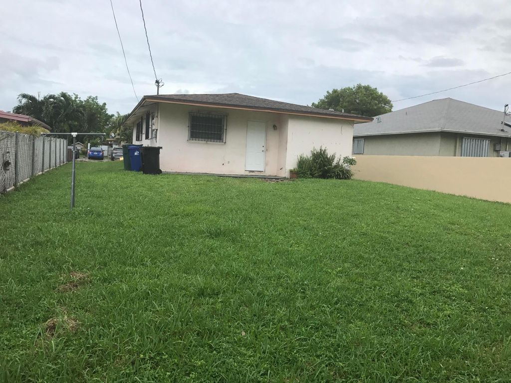 Photo of 1111 SW 24th Avenue, Fort Lauderdale, FL 33312 (MLS # R11051414)