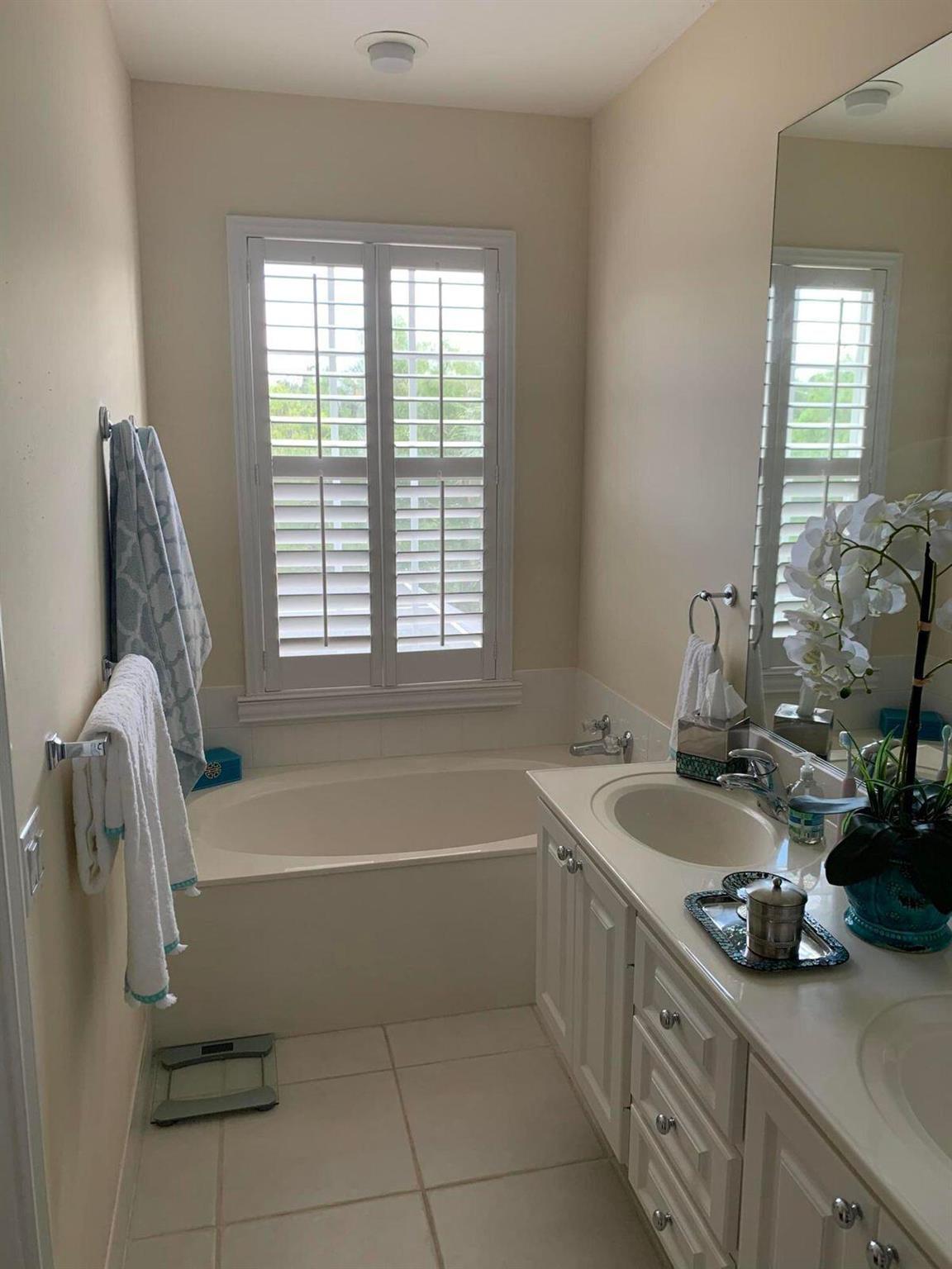 CATALINA LAKES - Residential