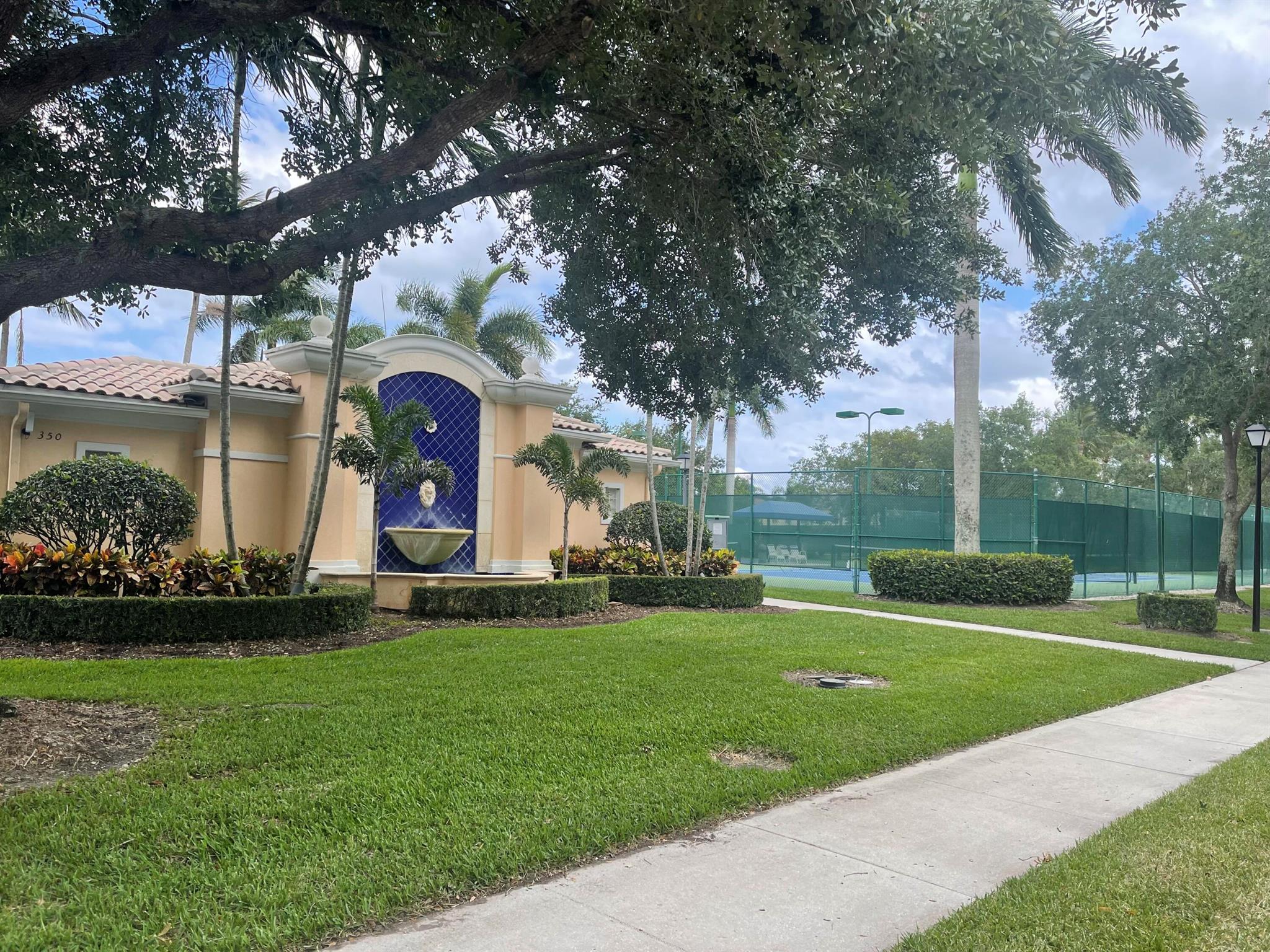 CATALINA LAKES - Residential