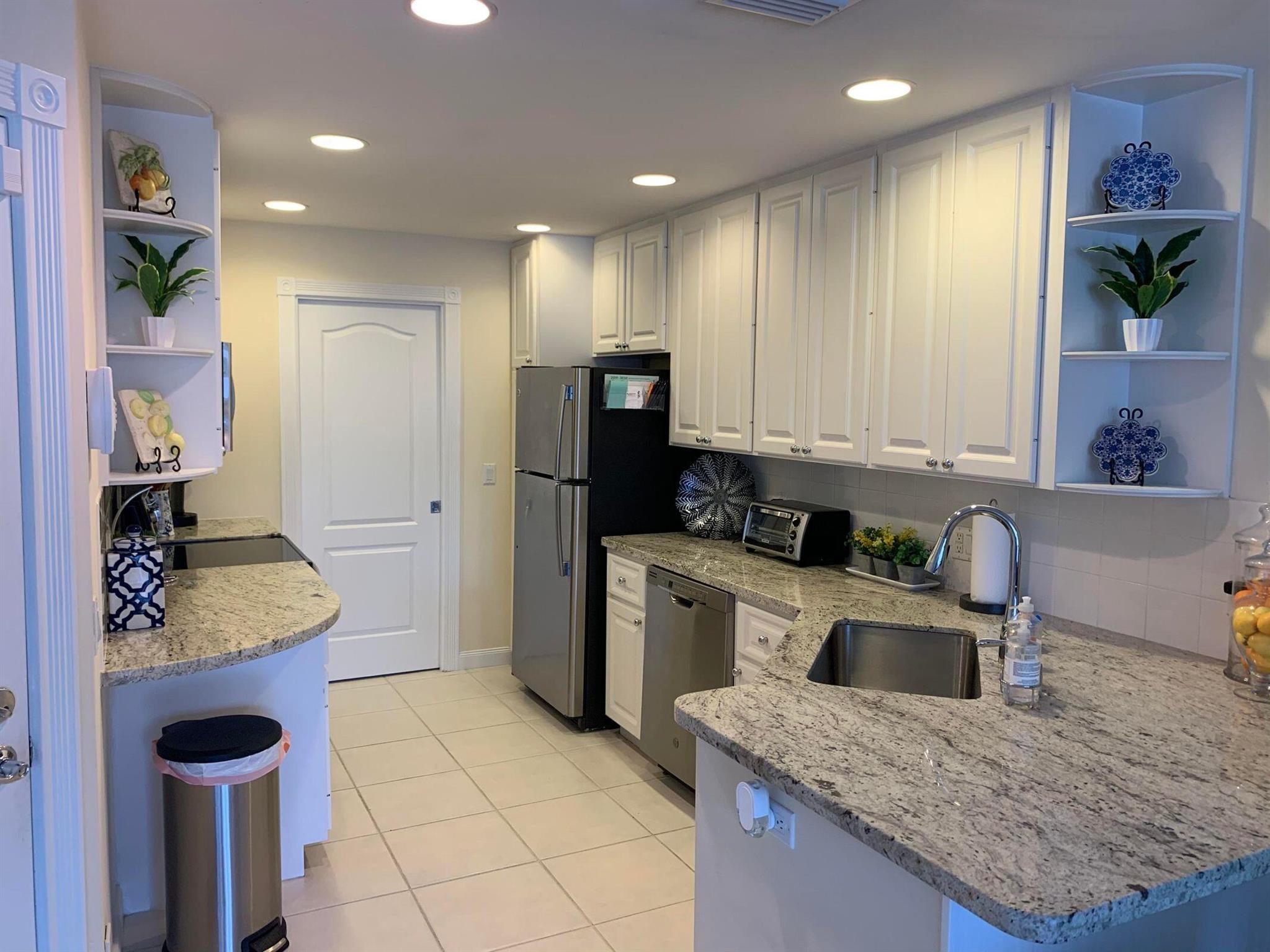 CATALINA LAKES - Residential