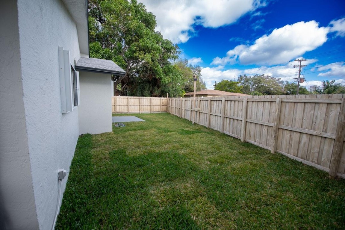 Town Of Modelo Dania B-49 - Residential