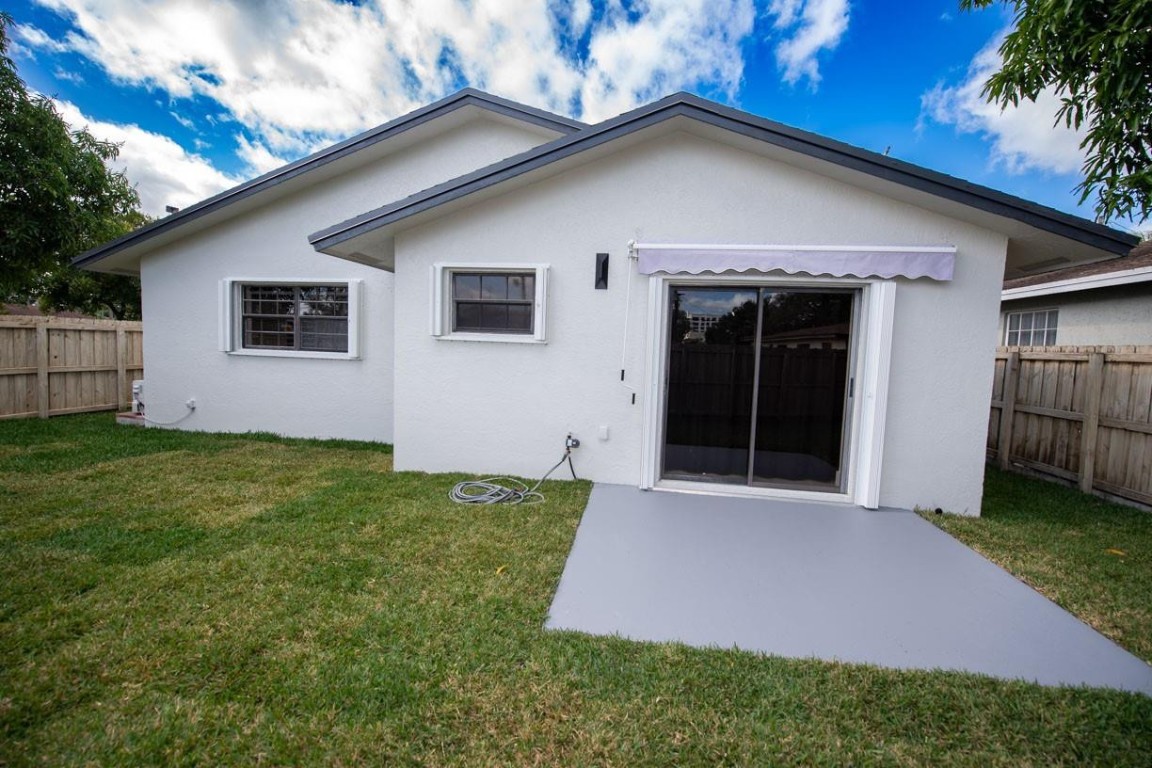 Town Of Modelo Dania B-49 - Residential