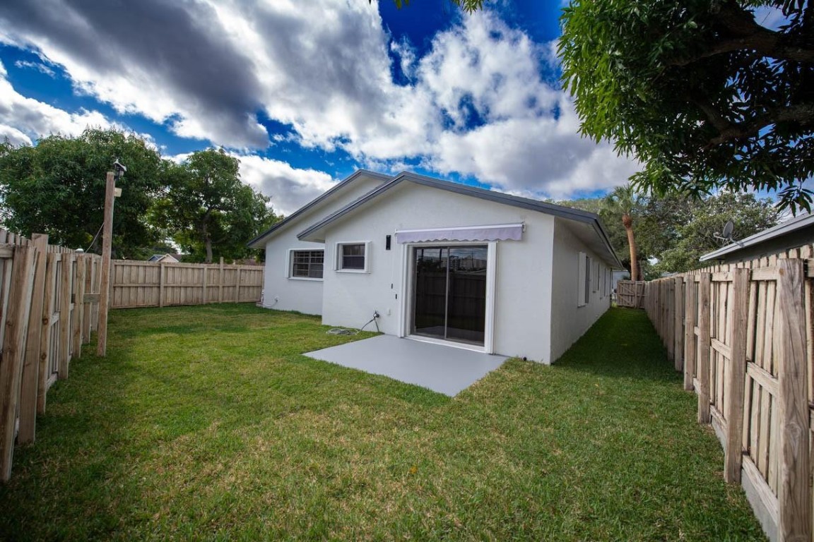 Town Of Modelo Dania B-49 - Residential