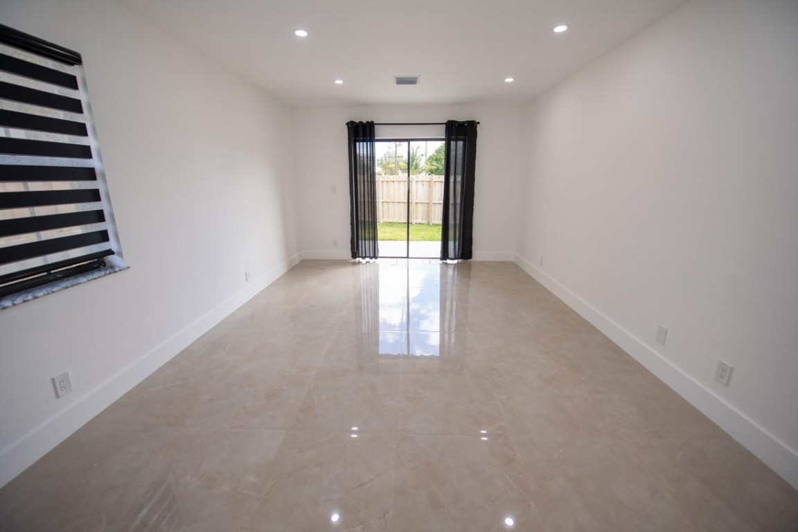 Town Of Modelo Dania B-49 - Residential