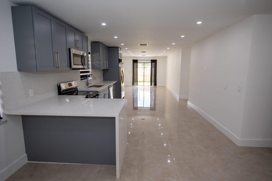 Town Of Modelo Dania B-49 - Residential