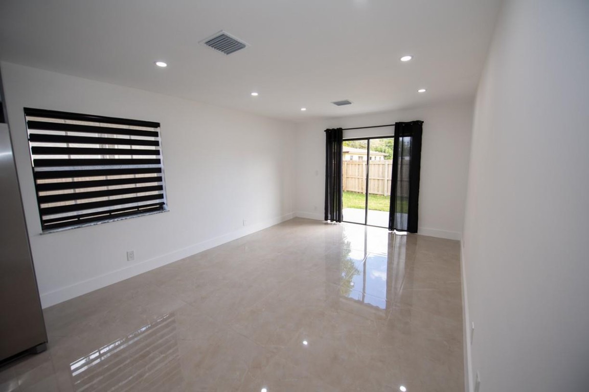 Town Of Modelo Dania B-49 - Residential