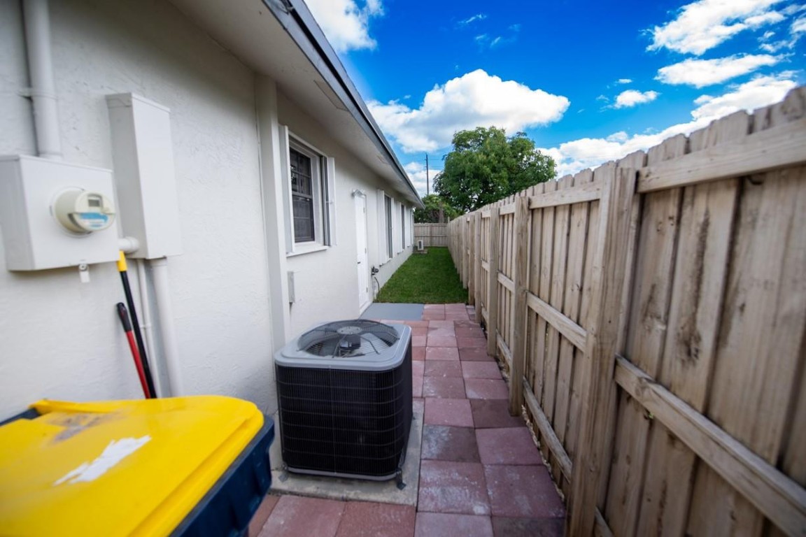 Town Of Modelo Dania B-49 - Residential