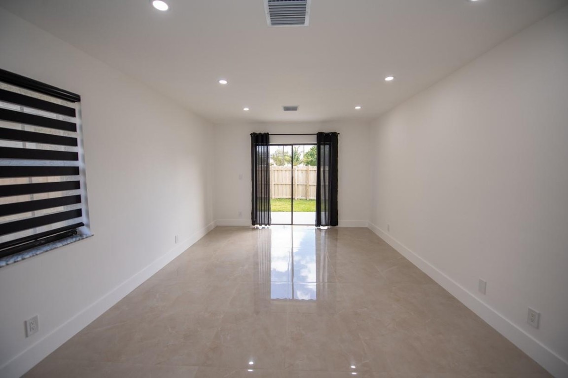 Town Of Modelo Dania B-49 - Residential