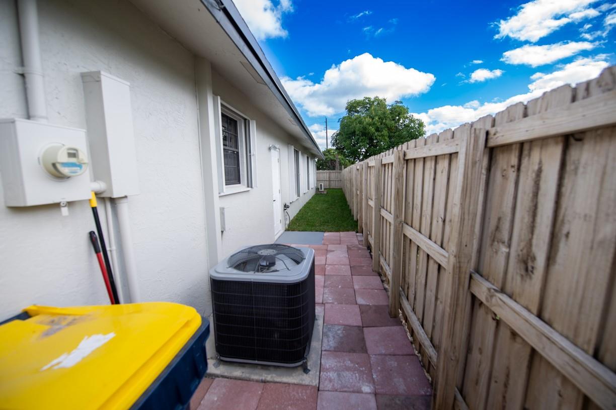 Town Of Modelo Dania B-49 - Residential